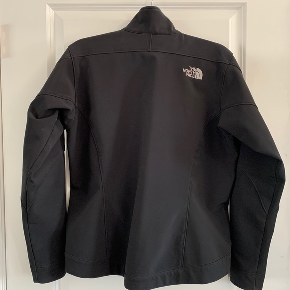 REMOVING ITEM FROM POSH ON APRIL 30 
North Face Jacket - Picture 2 of 5